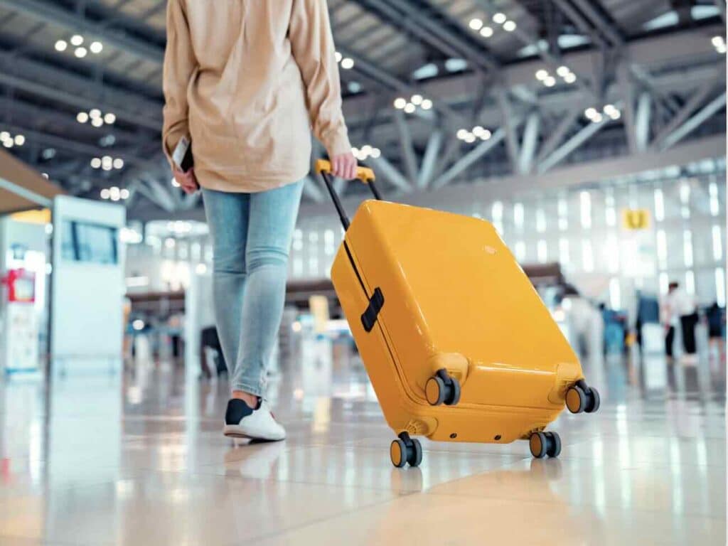 Radical storage : consignes à bagages dans les commerces de proximité à Marseille (aéroport)