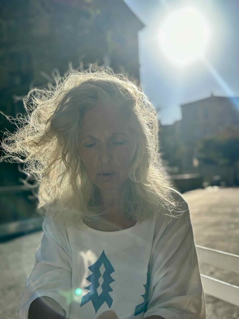 Florence Denou est une artiste pluridisciplinaire installée à Marseille (portrait)