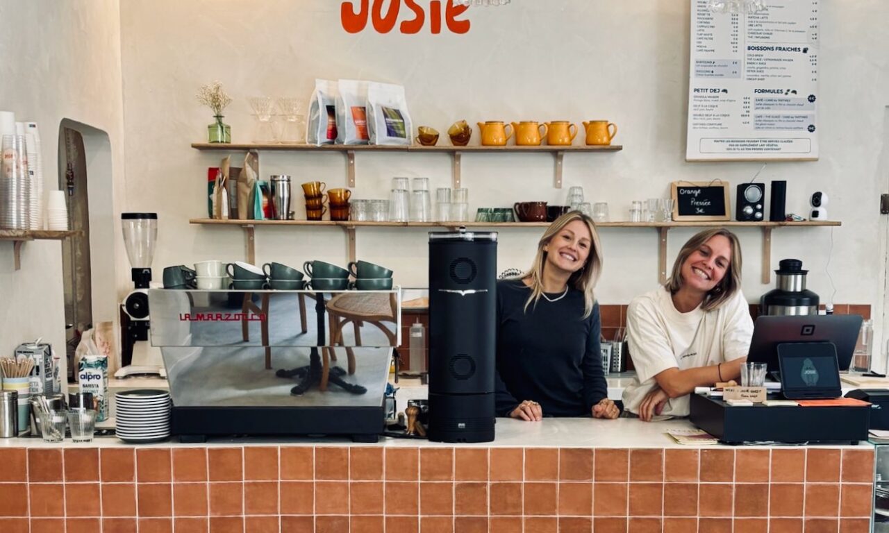 Josie est un café situé dans le quartier de la Plaine à Marseille. Il propose du café de spécialité, des petits déjeuners, des goûters et des ateliers. (soeurs josse)