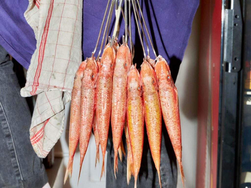 Le Saint-Esprit est un restaurant bistronomique situé dans le quartier du Panier à Marseille où officie le chef Javier Meneses (poissons)