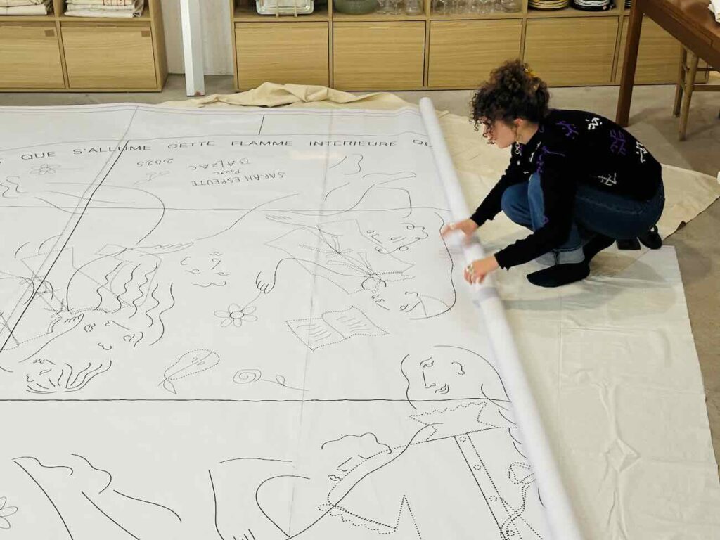 Œuvres sensibles est l'atelier-boutique de Sarah Espeute qui accueille 15 autres artistes et designers avec leurs réalisations en bois, céramique, tissu, métaux (atelier)