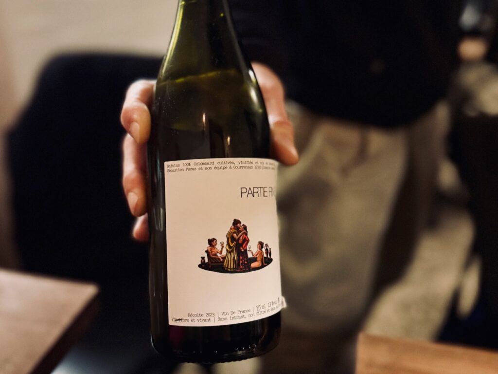 Le Bistrot Chave est un bistrot de quartier sur le boulevard Chave à Marseille. En cuisine le chef Robert Shipley concocte des assiettes gourmandes dopées sauce outre-Manche (vin)