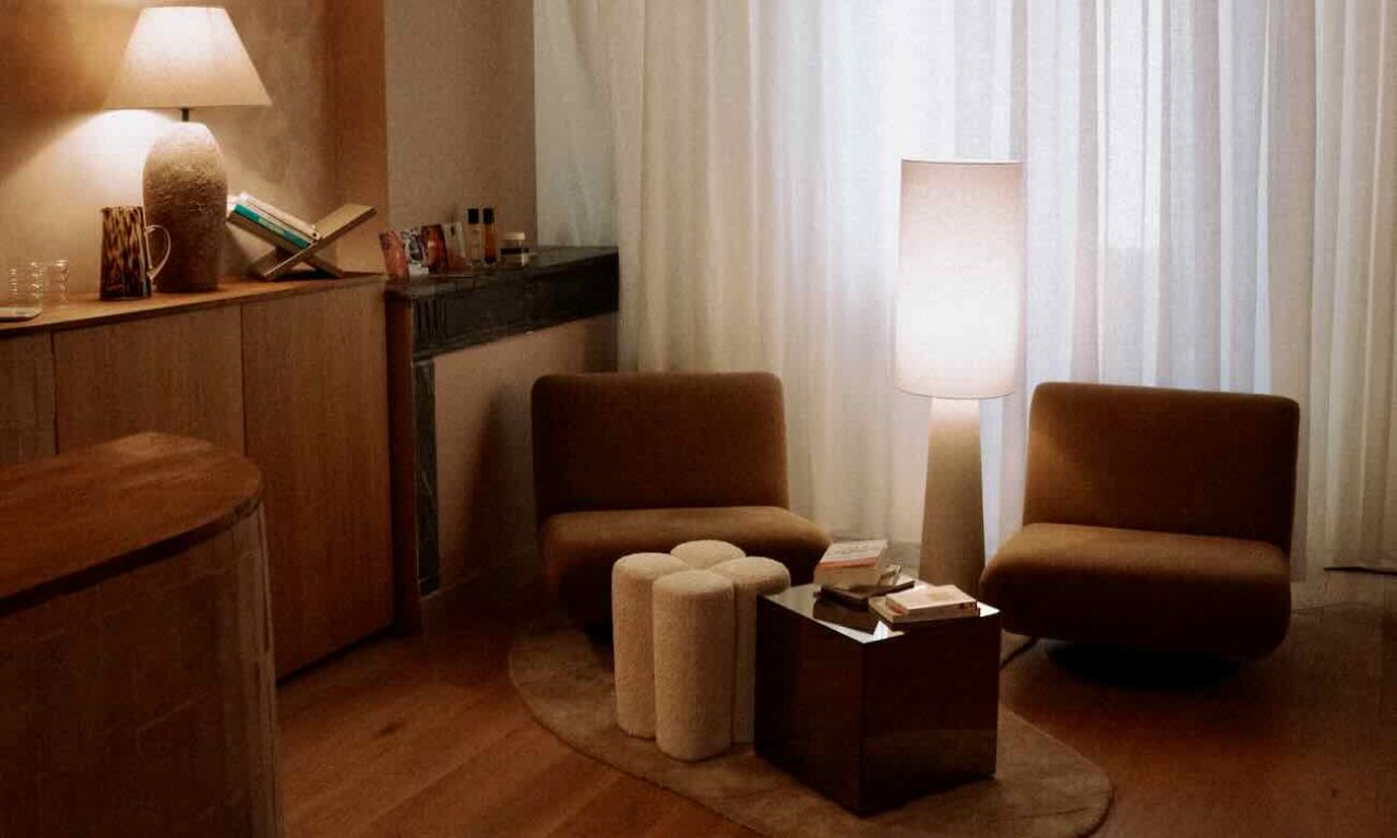 Maison Joà est un espace de co-thérapie qui permet à des thérapeutes (sophrologue, ostéopathe, kinésiologue, réflexologue, naturopathe ou sexologue) d’exercer librement, sans contrainte de lieu ni d’horaire en louant de façon flexible une salle (salon)