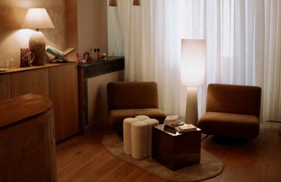 Maison Joà est un espace de co-thérapie qui permet à des thérapeutes  (sophrologue, ostéopathe, kinésiologue, réflexologue, naturopathe ou sexologue) d’exercer librement, sans contrainte de lieu ni d’horaire en louant de façon flexible une salle (salon)