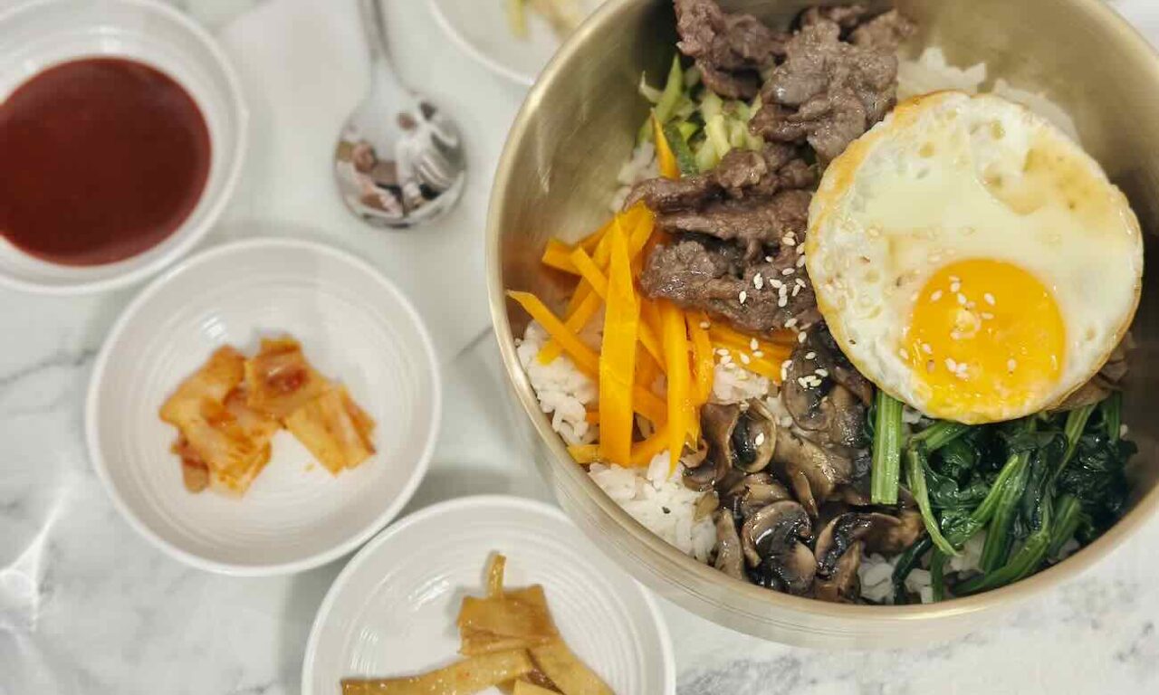 Ma.ma.co est un restaurant coréen situé à côté de l'opéra de Marseille (bibimbap)