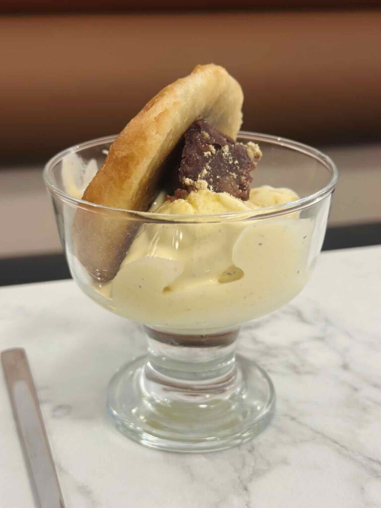 Ma.ma.co est un restaurant coréen situé à côté de l'opéra de Marseille (Hotteok)