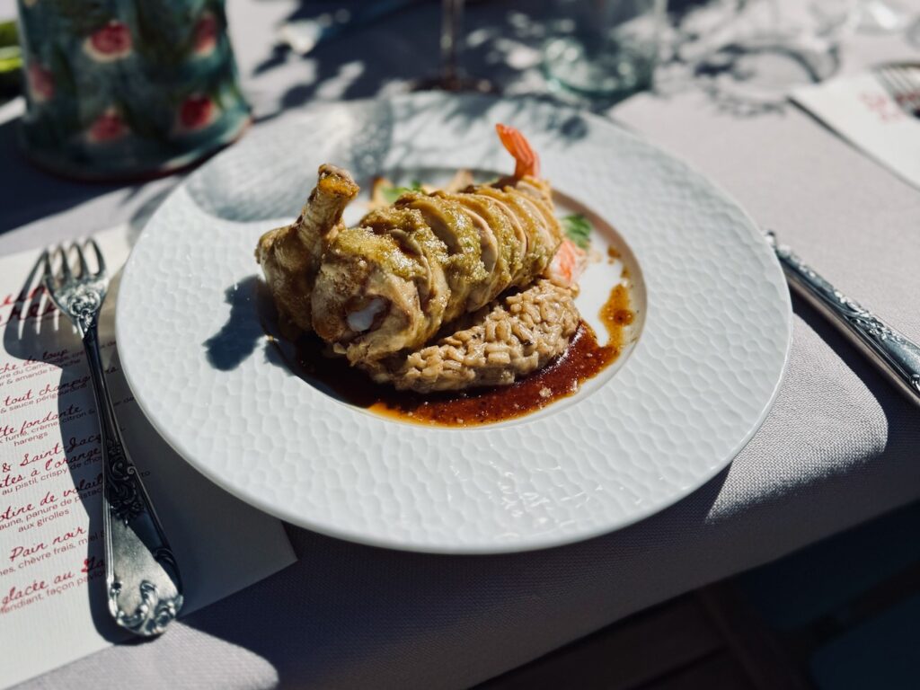 Roland Schembri est un chef à domicile qui propose des prestations de repas livrés et dîner organisés à domicile à Marseille et ailleurs. (volaille)