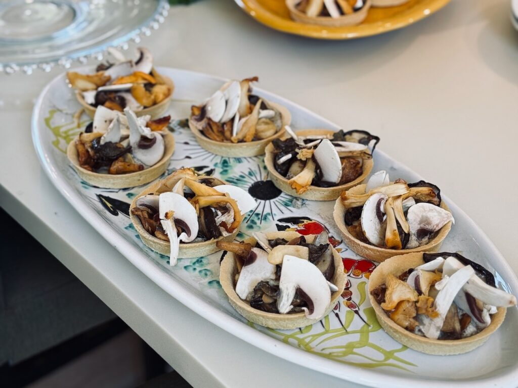 Roland Schembri est un chef à domicile qui propose des prestations de repas livrés et dîner organisés à domicile à Marseille et ailleurs. (tartelette)