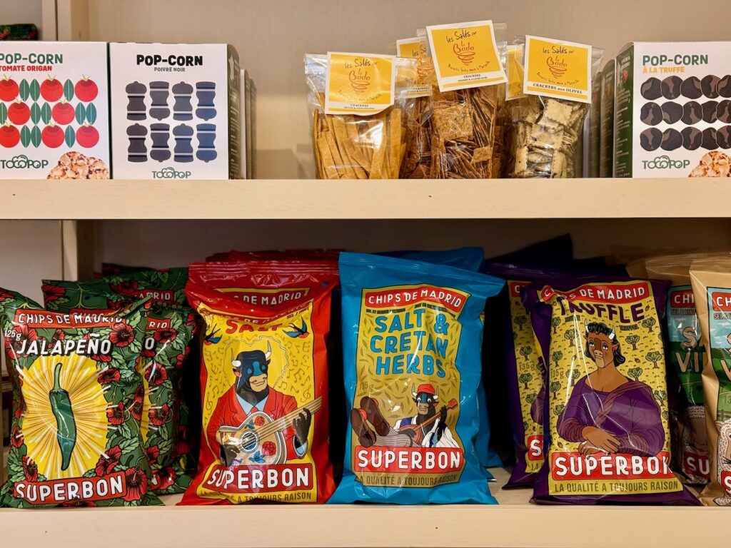 Club Soft est la première cave sans alcool à Marseille. Située entre la plaine et Notre-dame-du-Mont elle propose près de 120 références. (snacks)