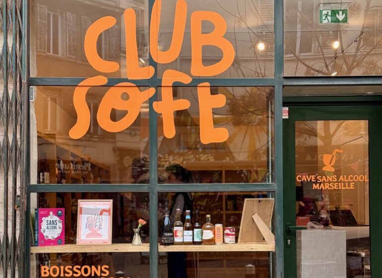 Club Soft est la première cave sans alcool à Marseille. Située entre la plaine et Notre-dame-du-Mont elle propose près de 120 références. 