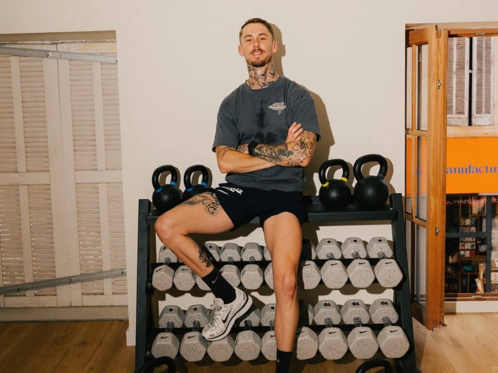 À Marseille, dans le quartier Notre Dame du Mont, Grand Écart réunit salle de sport, cantine locavore et bar à vins nature dans un même lieu. (coach)