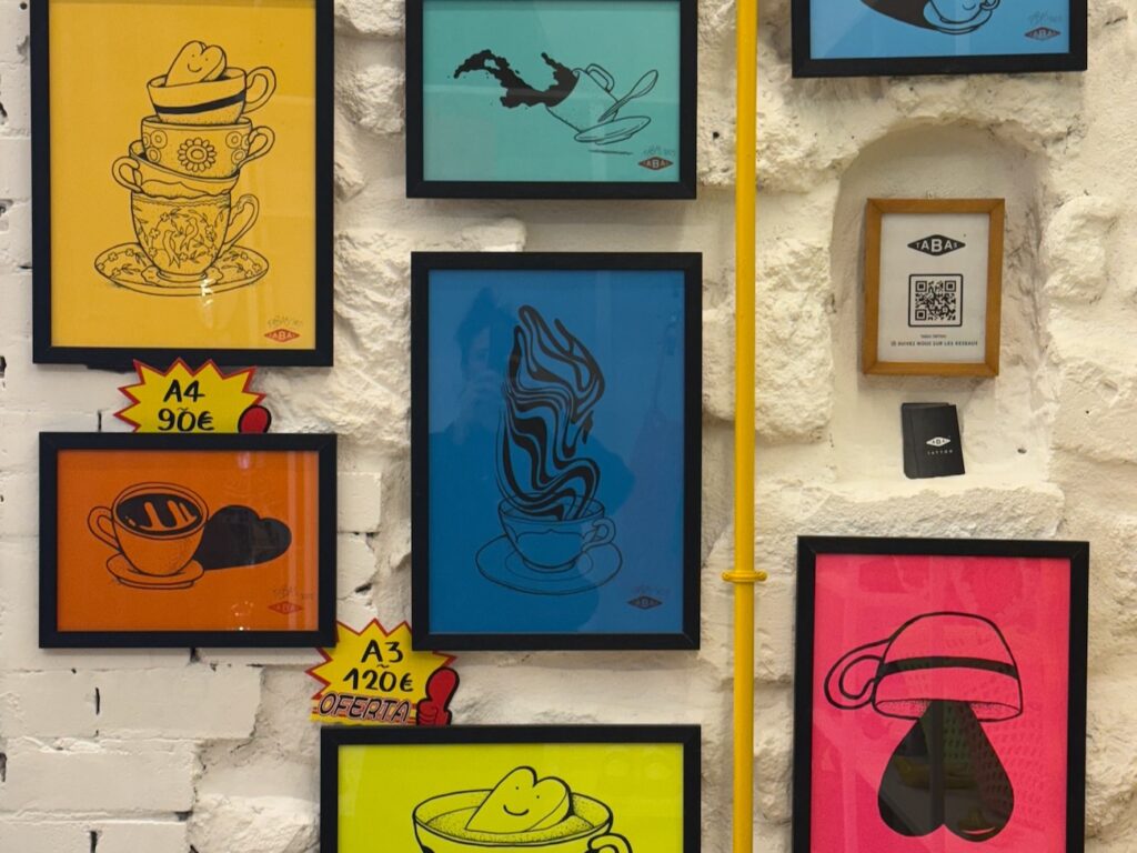 Lala Café est à la fois un coffee-shop, une cantine méditerranéenne et une boutique engagée, situé dans le quartier du Cours Julien à Marseille (affiche)