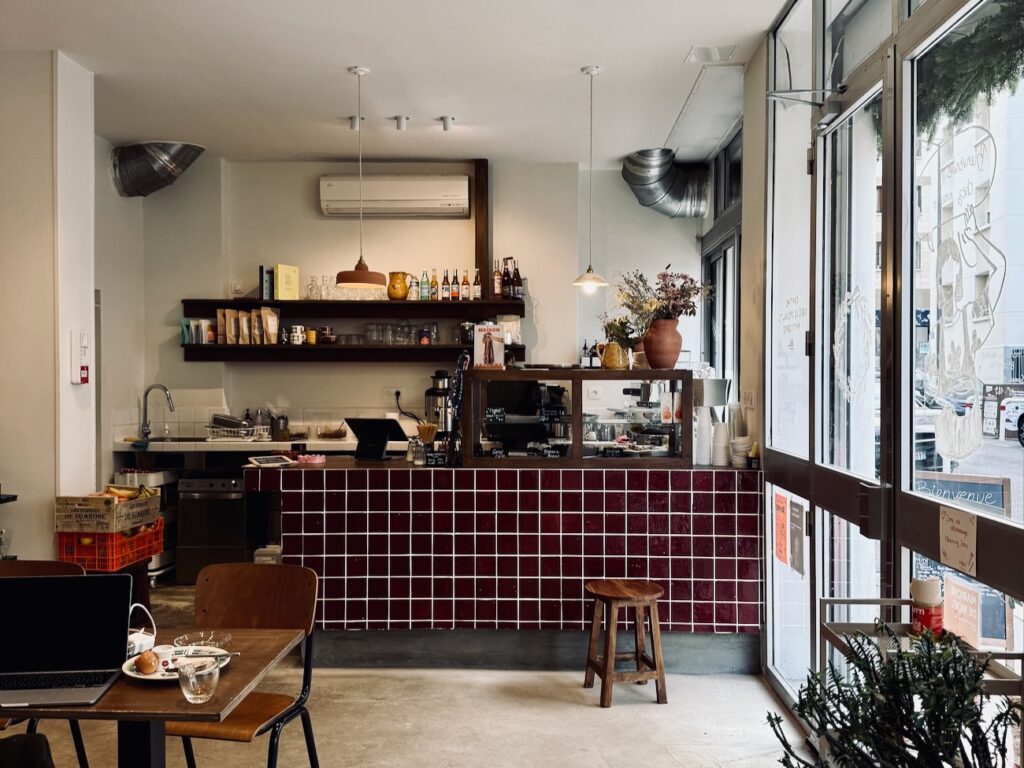 Pause est un coffee shop et une cantine situé à deux pas des Catalans à Marseille