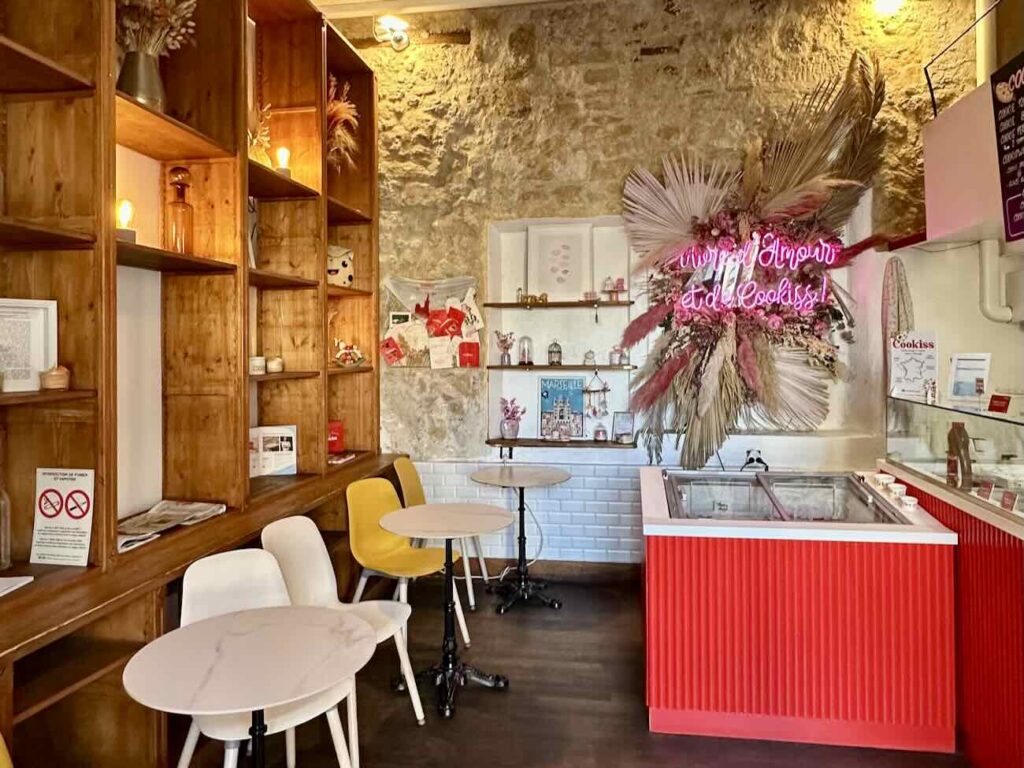 Cookiss est une boutique de cookies artisanaux à Marseille spécialisée dans le Cookie Dough (intérieur)