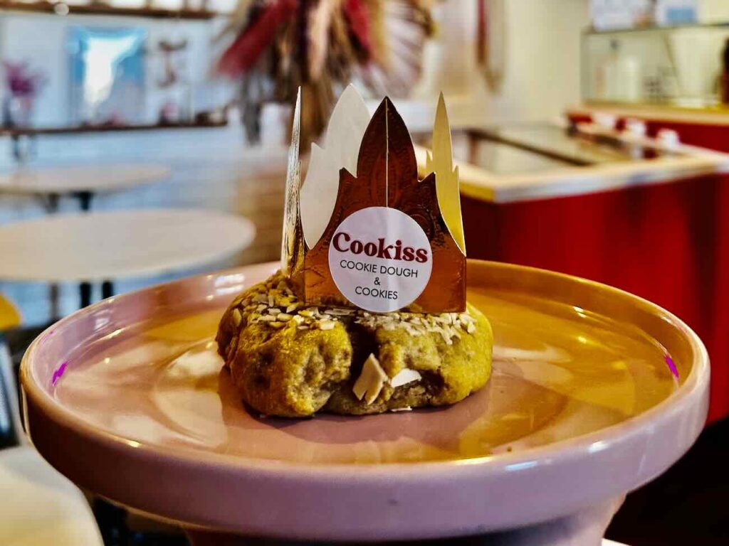 Cookiss est une boutique de cookies artisanaux à Marseille spécialisée dans le Cookie Dough (éphémère du mois)