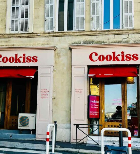Cookiss est une boutique de cookies artisanaux à Marseille spécialisée dans le Cookie Dough (devanture)