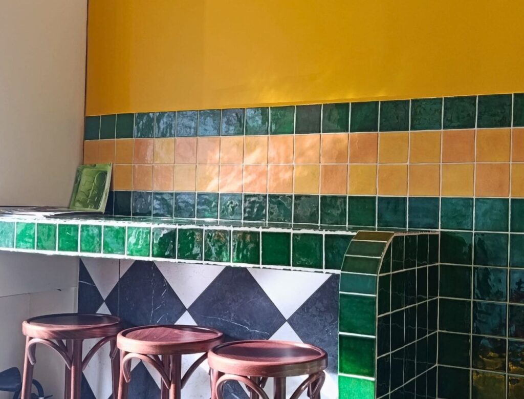 Manana est un café de quartier de tradition ibérique, situé à Saint-Victor, à Marseille (comptoir 2)