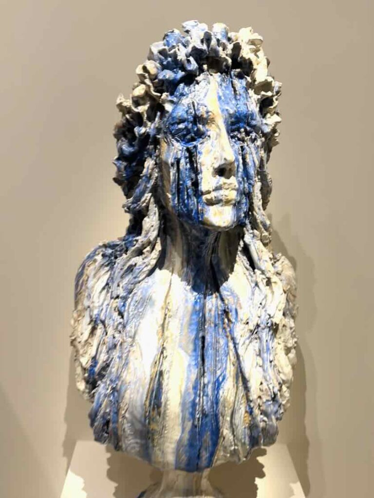 "Bonnes Mères", est une expo au Mucem de Marseille qui décrypte les enjeux la maternité de l'Antiquité à nos jours (Buste Mariane)