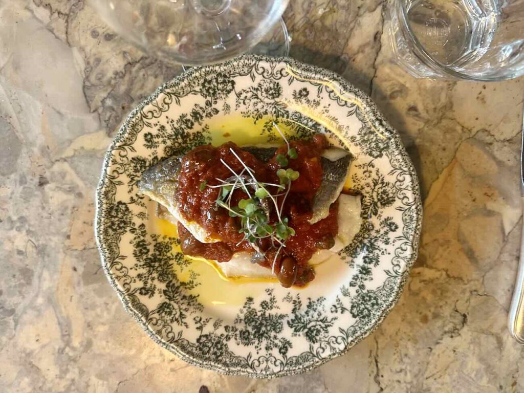 Cielo Trattoria est un restaurant Italien qui s'est installé dans l'espace épicerie de la boutique Jogging à Marseille (poisson)