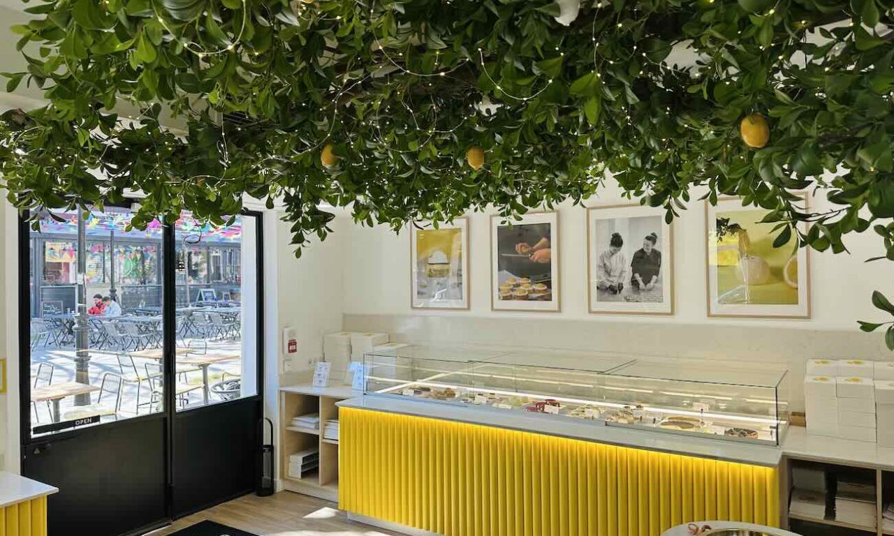 Citron Blanc est une pâtisserie fine installée au cœur du village de Mazargue à Marseille. Elle revisité les grands classiques des desserts farnçais avec modernité et propose maintenant également une offre salée au déjeuner y compris dans sa nouvelle adresse du centre-ville (comptoir)