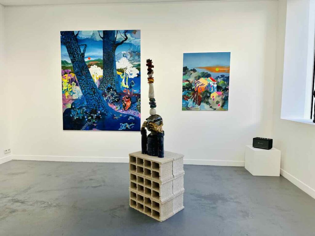 Peralta Gallery est une jeune galerie qui se consacre à la promotion de talents émergents en art contemporain. Elle est situé face au Palais de justice de Marseille. (Intérieur)