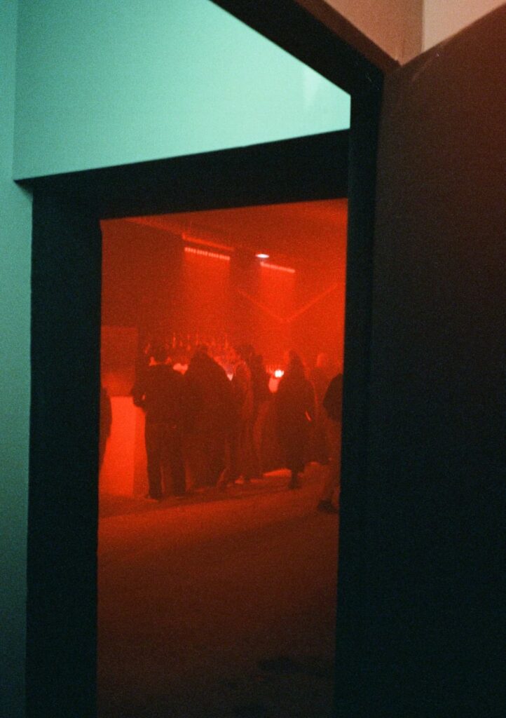 À la Belle de Mai, au sein de l'espace Vieux Métaux, Unité 22 est le nouveau spot cubbing alternatif de Marseille. Entre programmation pointue, dancefloor libre et ambiance safe, ce lieu redessine la nuit (entrée club)