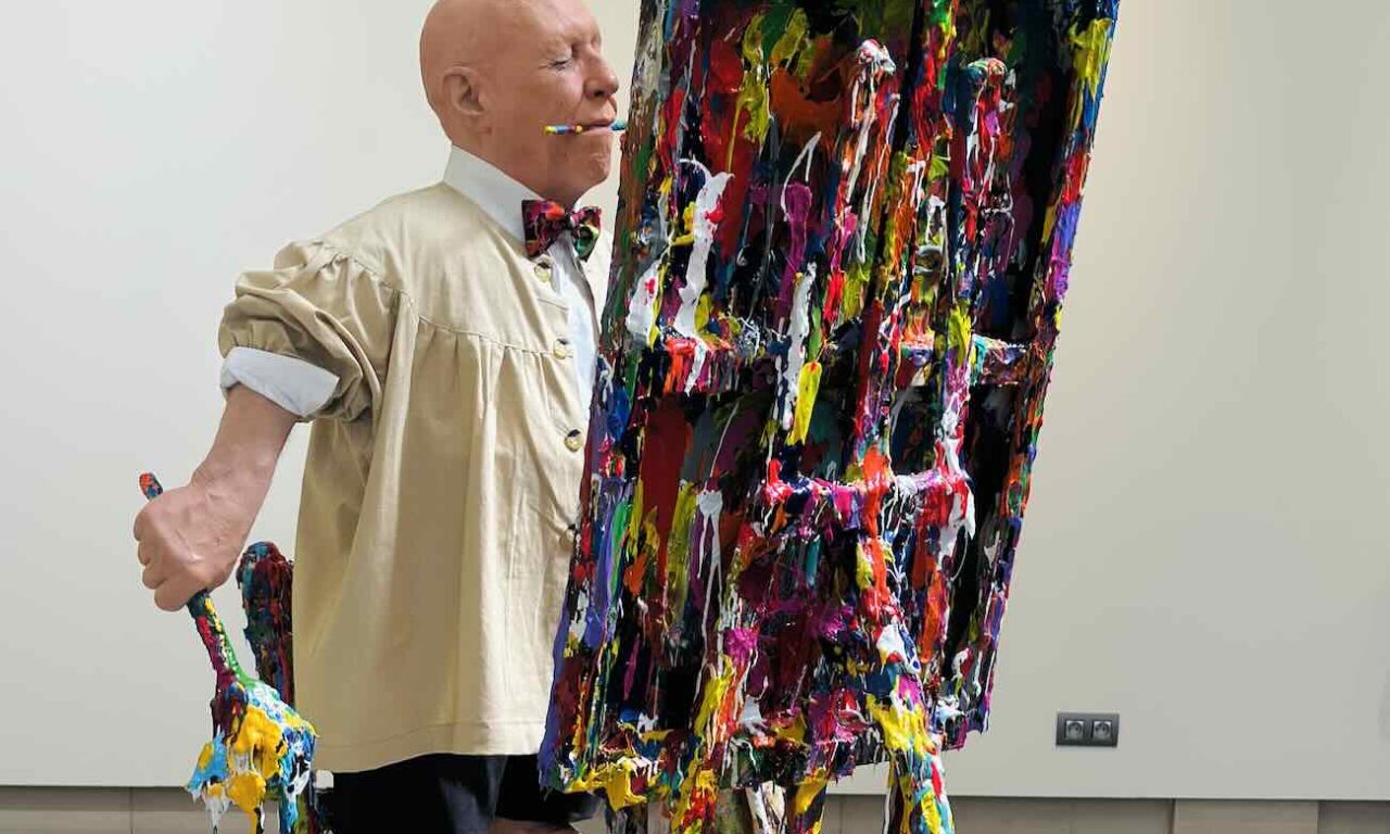Avec l’exposition « Habiter », présentée au Musée Regards de Provence, l’artiste Gilles Barbier propose une immersion singulière dans une œuvre aussi foisonnante qu’inclassable (autoportrait)