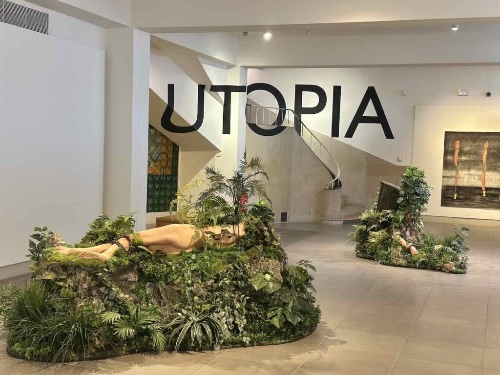 Avec l’exposition « Habiter », présentée au Musée Regards de Provence, l’artiste Gilles Barbier propose une immersion singulière dans une œuvre aussi foisonnante qu’inclassable (sculpture)