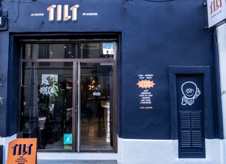 Tilt est un coffeeshop doublé d’une cantine flexitarienne qui régale le quartier du Camas en semaine. (façade)