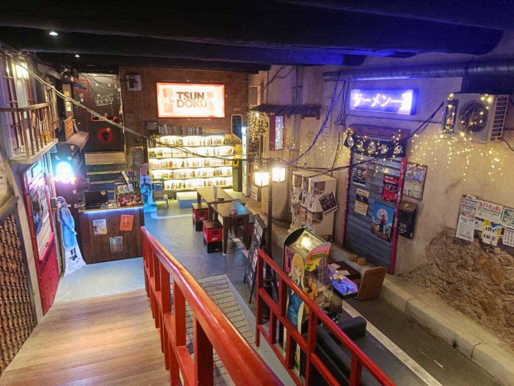 À Marseille, la librairie spécialisée Tsundoku cultive l'amour du manga dans une ambiance pointue et immersive. Dans cette enseigne indépendante, on vient avant tout pour s'évader (ruelle)