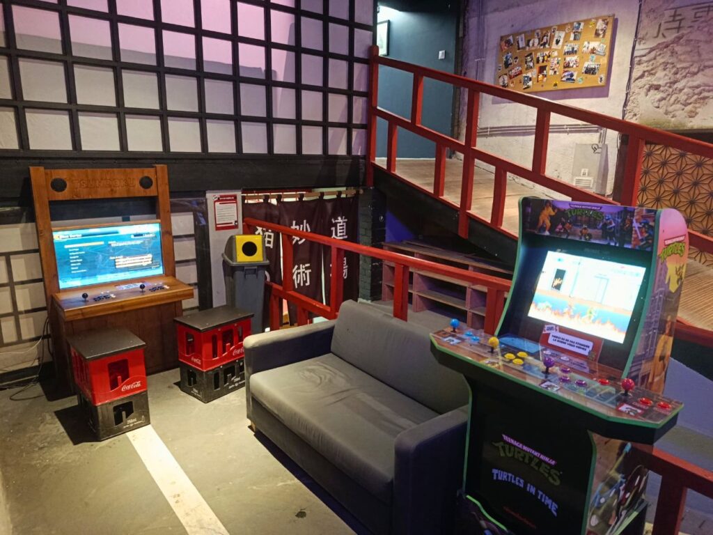 À Marseille, la librairie spécialisée Tsundoku cultive l'amour du manga dans une ambiance pointue et immersive. Dans cette enseigne indépendante, on vient avant tout pour s'évader (salon)