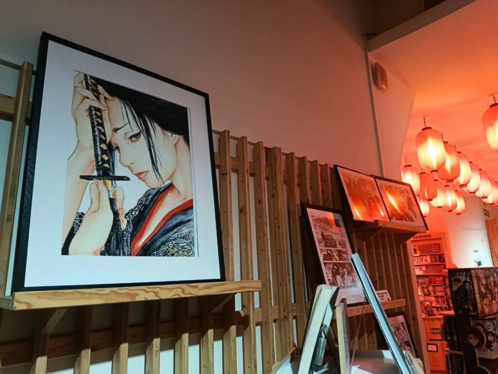 À Marseille, la librairie spécialisée Tsundoku cultive l'amour du manga dans une ambiance pointue et immersive. Dans cette enseigne indépendante, on vient avant tout pour s'évader (déco 2)