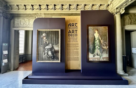 Au Château Borély, l’exposition « Art nouveau – Art déco. Marseille au cœur des styles » retrace le passage des courbes végétales de la Belle Époque aux lignes géométriques du modernisme à travers près de 300 œuvres exceptionnelles (entrée)