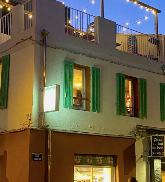 Khantok est un restaurant aux accents vietnamiens et laotiens situé dans le 5e arrondissement de Marseille, entre Camas et place Sébastopol, avec un rooftop à ne pas manquer. (extérieur)