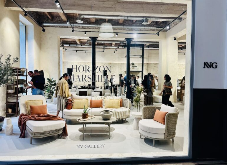 Showroom-boutique mobilier et décoration (entrée)