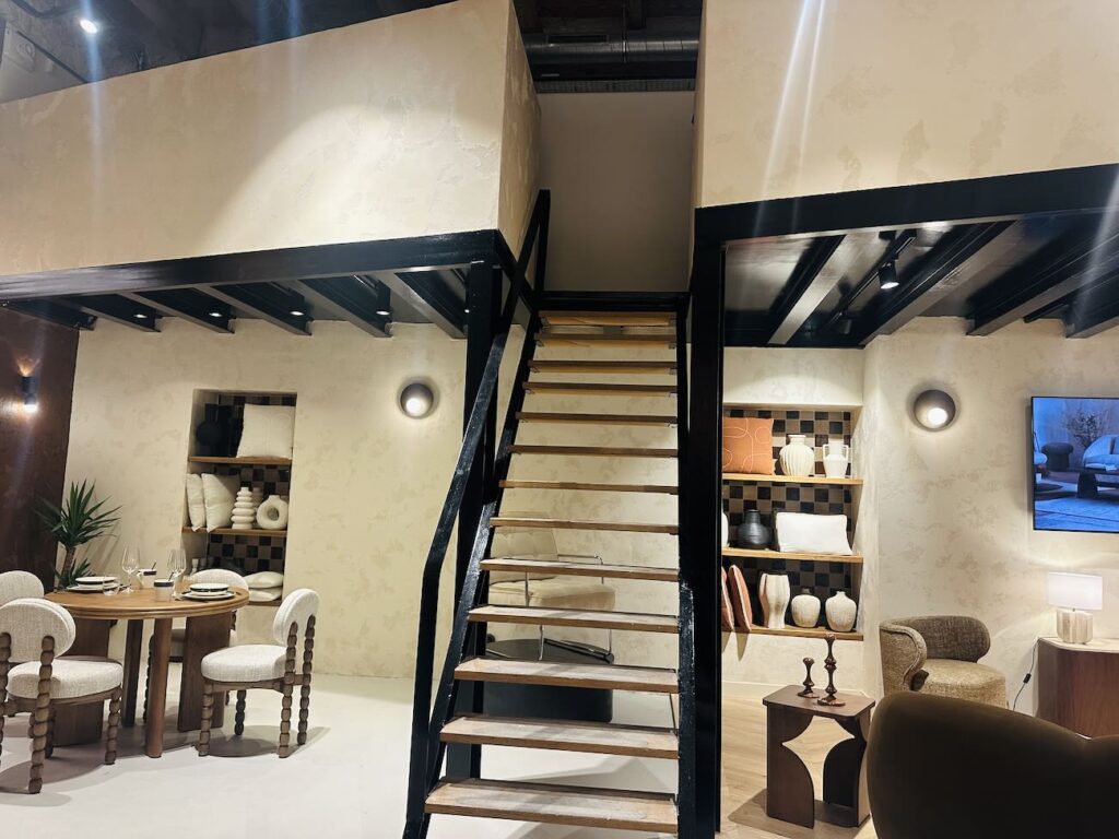Showroom-boutique mobilier et décoration (mezzanine)