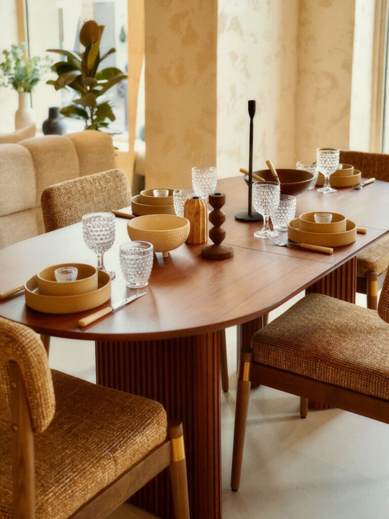 Showroom-boutique mobilier et décoration (art de la table)