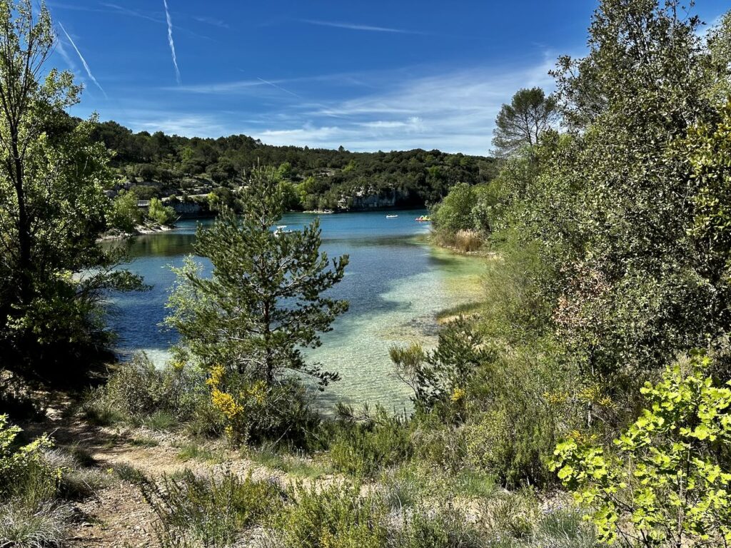 Pampa Cruz est une plateforme de location de 4x4 aménagés entre particuliers. Elle propose des véhicules partout dans le monde (lac sainte croix)