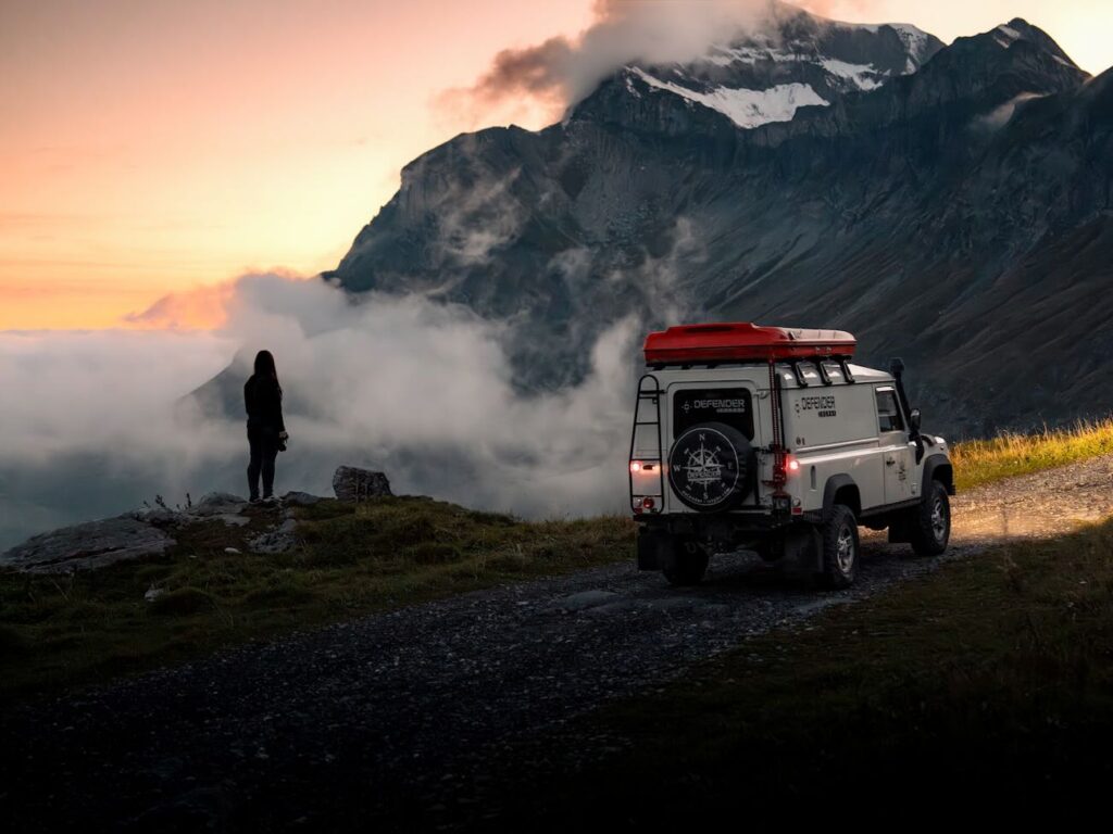 Pampa Cruz est une plateforme de location de 4x4 aménagés entre particuliers. Elle propose des véhicules partout dans le monde (montagne)