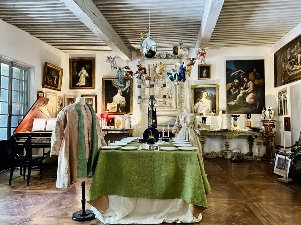 Un jour à Cavaillon est une découverte du patrimoine ancien er récent de la capitale du Luberon qui jouit d'une nouvelle énergie (Hôtel d'Agar)