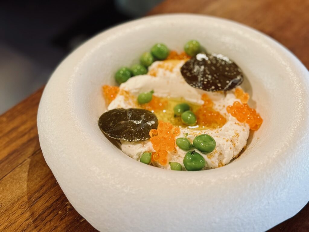 Hemera est un restaurant grecque qui propose dans le 6ème arrondissement de Marseille un cuisine contemporaine mêlant grands classiques et savoir-faire français. (tarama)