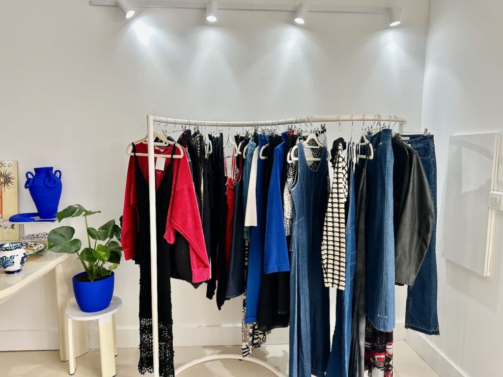 À Marseille, Studio Rococo est un nouveau lieu hybride imaginé par Ilana Guershovsky, à la croisée de la mode vintage, de la décoration et de l’architecture intérieure (mode vintage)