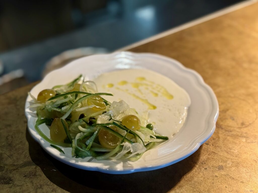 WAM ranime l'ancien Grand Restaurant de la Joliette : bistro trattoria, cuisine italienne authentique signée Monica Bara, poulpe à la braise, formules midi et soirées afterwork. (stracciatella)