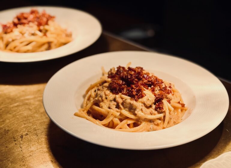 WAM ranime l'ancien Grand Restaurant de la Joliette : bistro trattoria, cuisine italienne authentique signée Monica Bara, poulpe à la braise, formules midi et soirées afterwork. (plat pâtes)