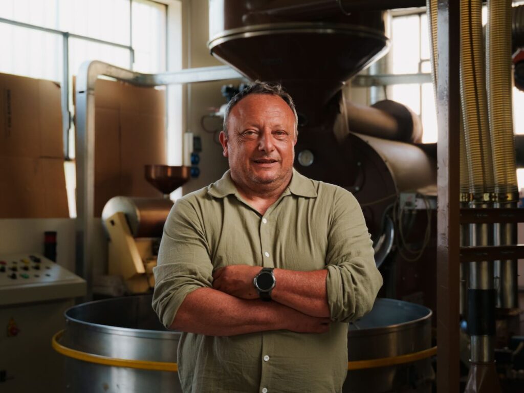 Basé à Marseille, Barcino caffè sélectionne des cafés italiens artisanaux auprès de quatre torréfacteurs familiaux. Arabica, robusta et assemblages d’exception, fraîchement torréfiés et disponibles en ligne (torrefacteur)